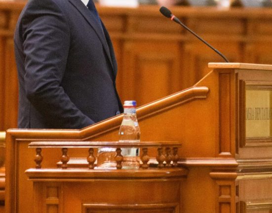 O sesiune extraordinara a Parlamentului pentru legile PNRR ar putea fi convocata la sfarsitul lui