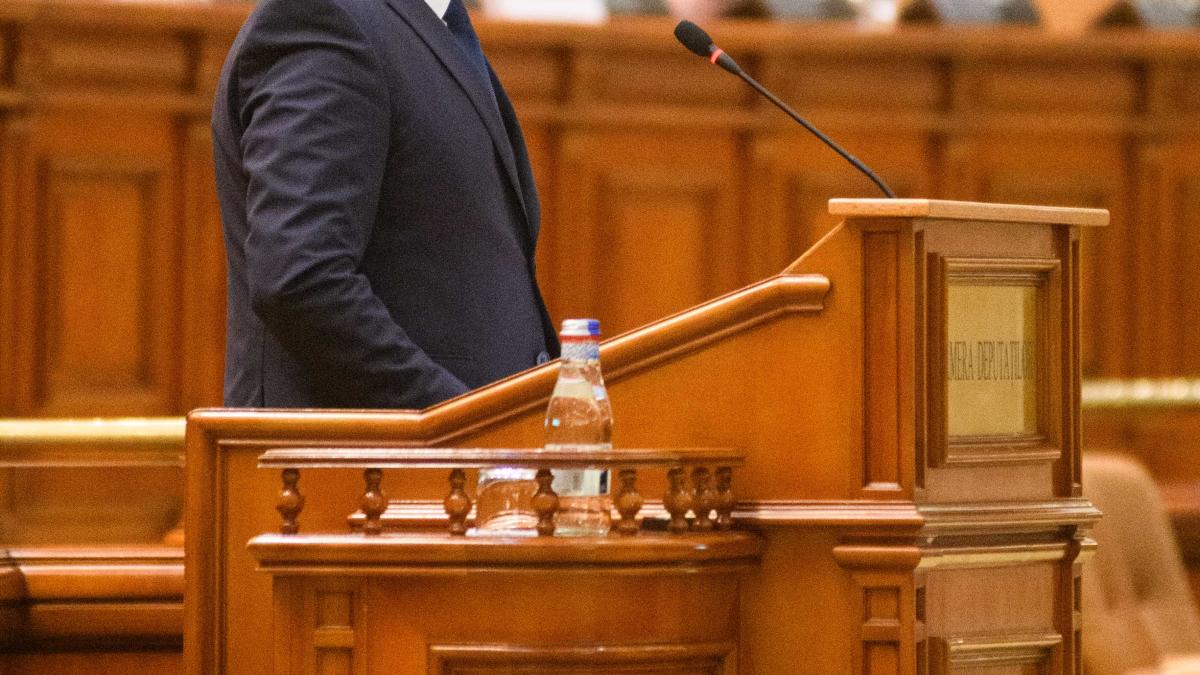 O sesiune extraordinara a Parlamentului pentru legile PNRR ar putea fi convocata la sfarsitul lui