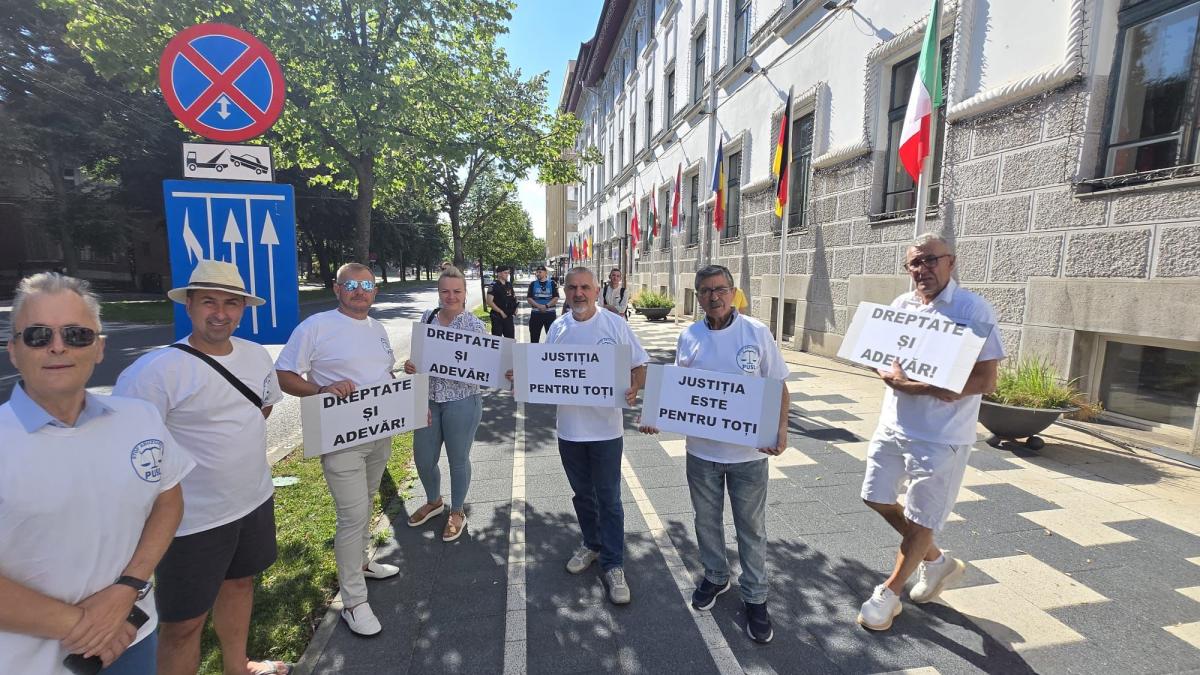 PUSL protesteaza la Primaria Timisora si ii solicita lui Dominic Fritz sa respecte legea