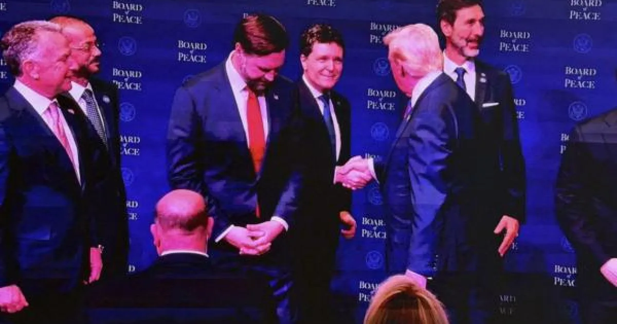 Bolojan, despre zborul privat spre Mykonos: „Imaginea arată ce înseamnă statul paralel”