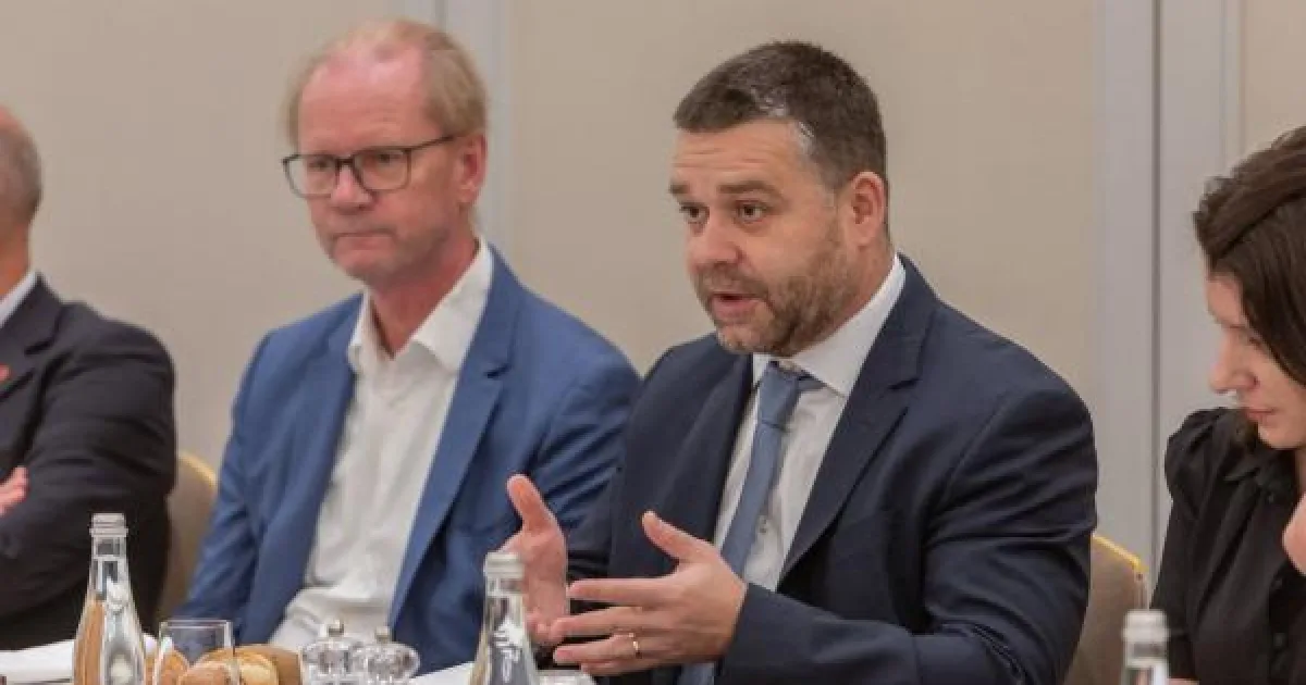 Căsătoriile între copii vor fi pedepsite cu închisoarea. Legea a fost adoptată 1 Căsătoriile între copii vor fi pedepsite cu închisoarea. Legea a fost adoptată