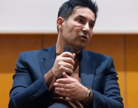 Corlățean critică programul lui Mureșan: fără capitol de politică externă
