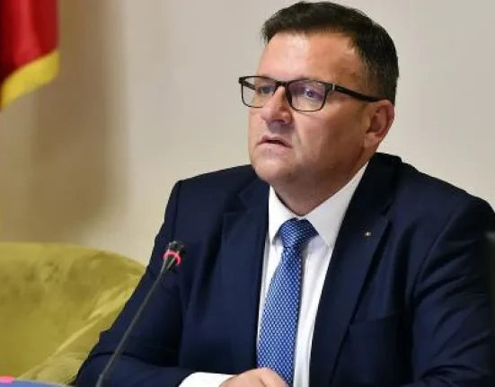 Cum ar putea arăta Guvernul Mureșan. Predoiu nu ar accepta niciun portofoliu