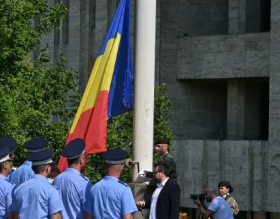 Primele poze din avionul cu politicieni și magistrați spre Mykonos. Cine e autorul lor