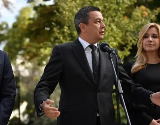 Programul lui Mureșan, amânat. Legea salarizării revine