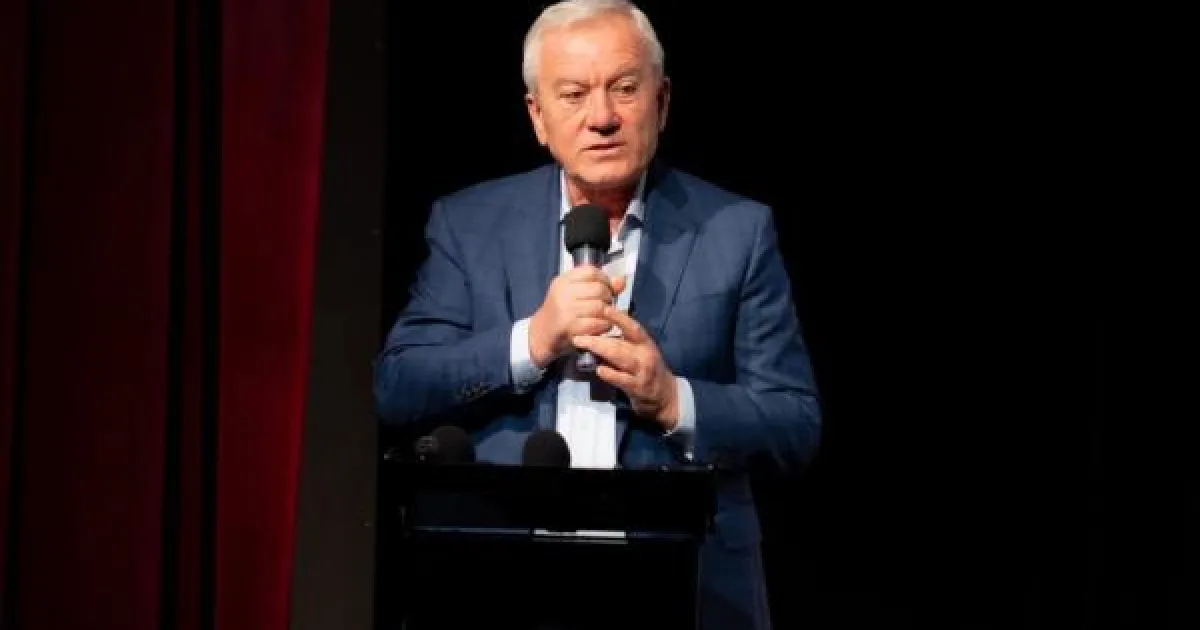 Protest AUR în Parlament pentru Călin Georgescu 1 Protest AUR în Parlament pentru Călin Georgescu