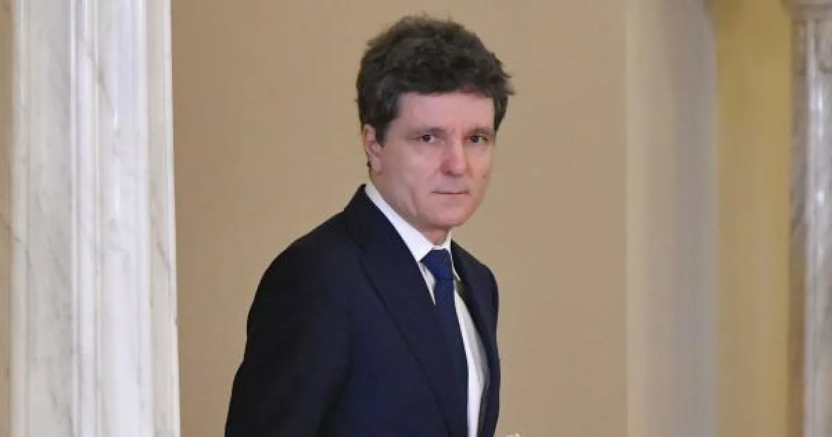 Radu Miruță a mers cu trei generali la audieri în Parlament. Nu trebuia să facă asta 1 Radu Miruță a mers cu trei generali la audieri în Parlament. Nu trebuia să facă asta