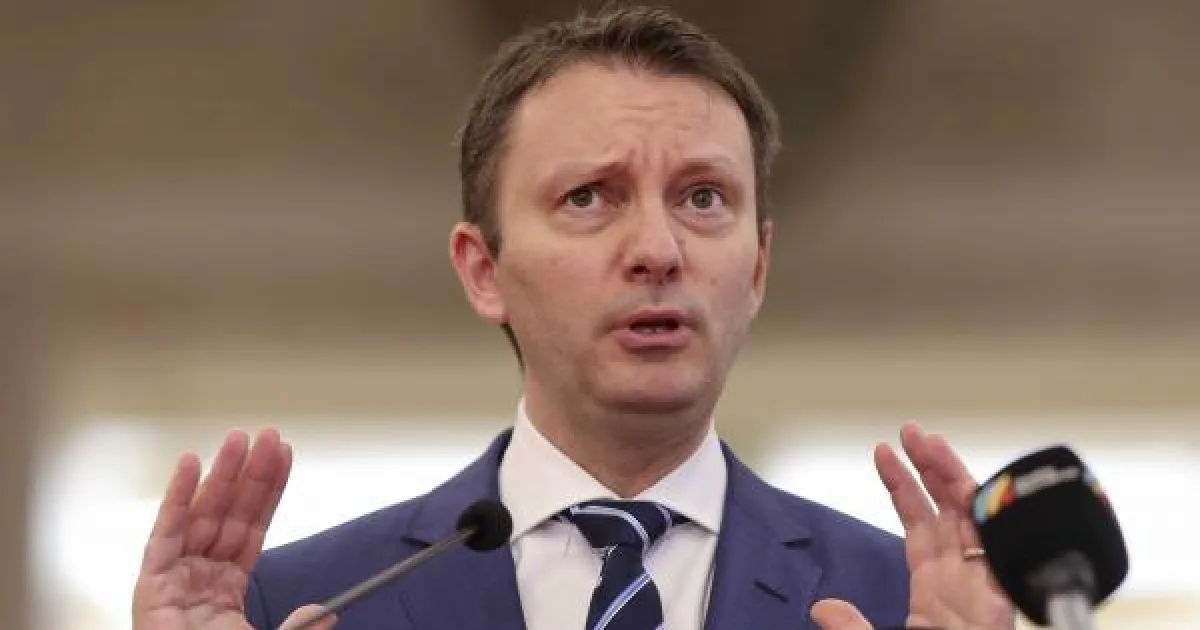 Siegfried Mureșan o atacă pe Olguța Vasilescu: Mai bine și-ar trimite soțul la serviciu 1 Siegfried Mureșan o atacă pe Olguța Vasilescu: Mai bine și-ar trimite soțul la serviciu