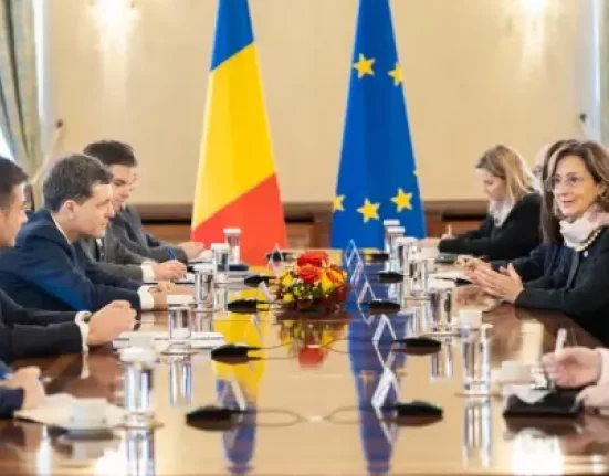 Bogdan Ivan vrea să limiteze accesul minorilor la rețele sociale