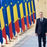 Ce spune Luca Niculescu despre un posibil rol de premier „de paravan” pentru PSD
