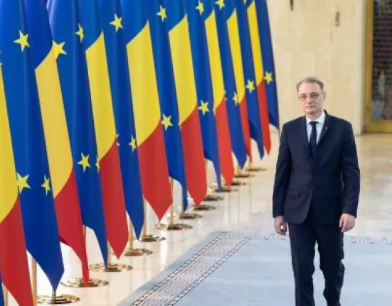 Ce spune Luca Niculescu despre un posibil rol de premier „de paravan” pentru PSD