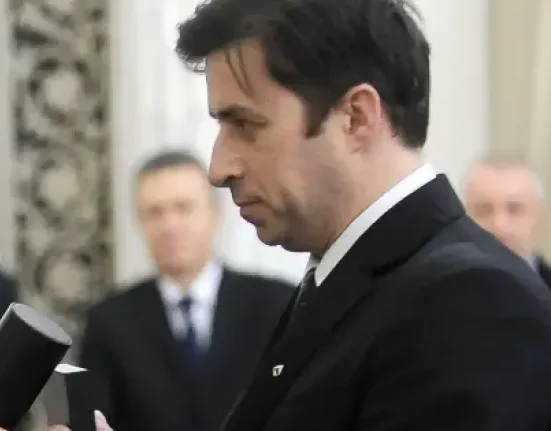 Crin Antonescu despre PNL: au criticat PSD, apoi i-au votat guvernul. „Poziție ridicolă”