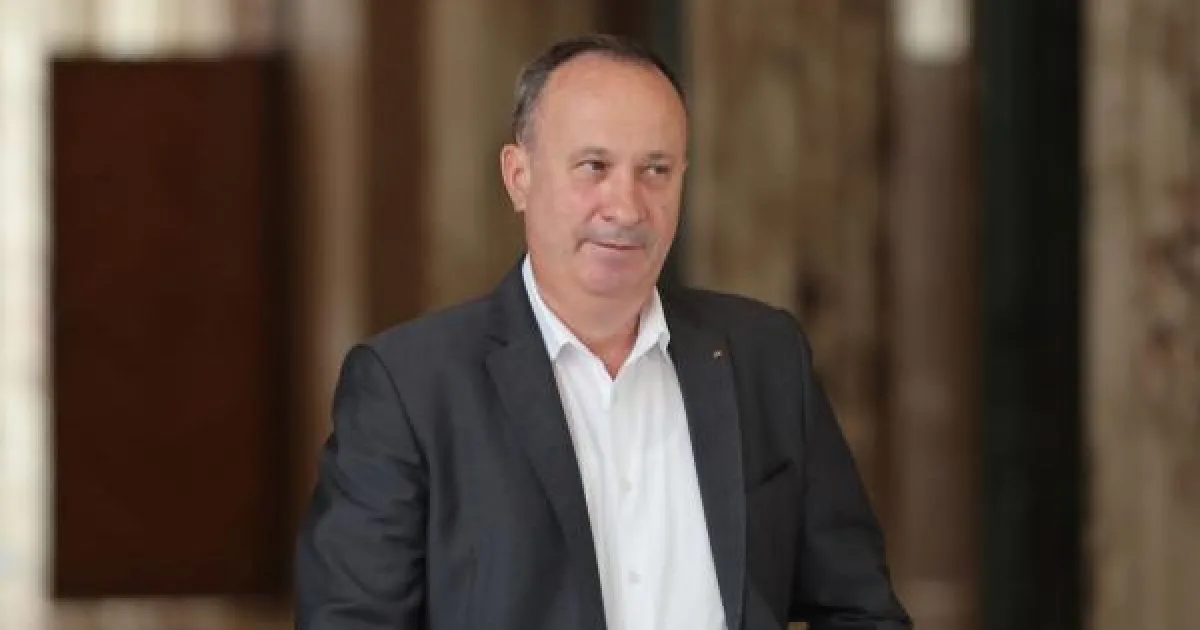 Democrația a murit! Trăiască regina. Ținuta Dianei Șoșoacă de la Cotroceni a uimit 1 Democrația a murit! Trăiască regina. Ținuta Dianei Șoșoacă de la Cotroceni a uimit