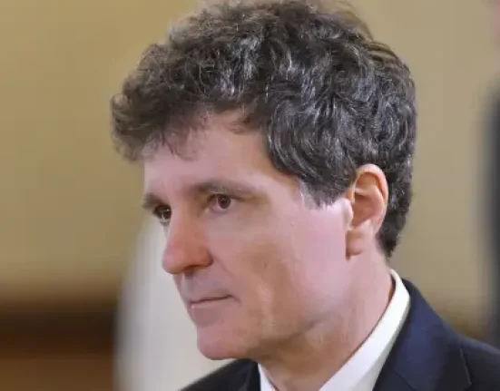 Luca Niculescu, discuții cu ambasadorul SUA despre înzestrarea armatei române