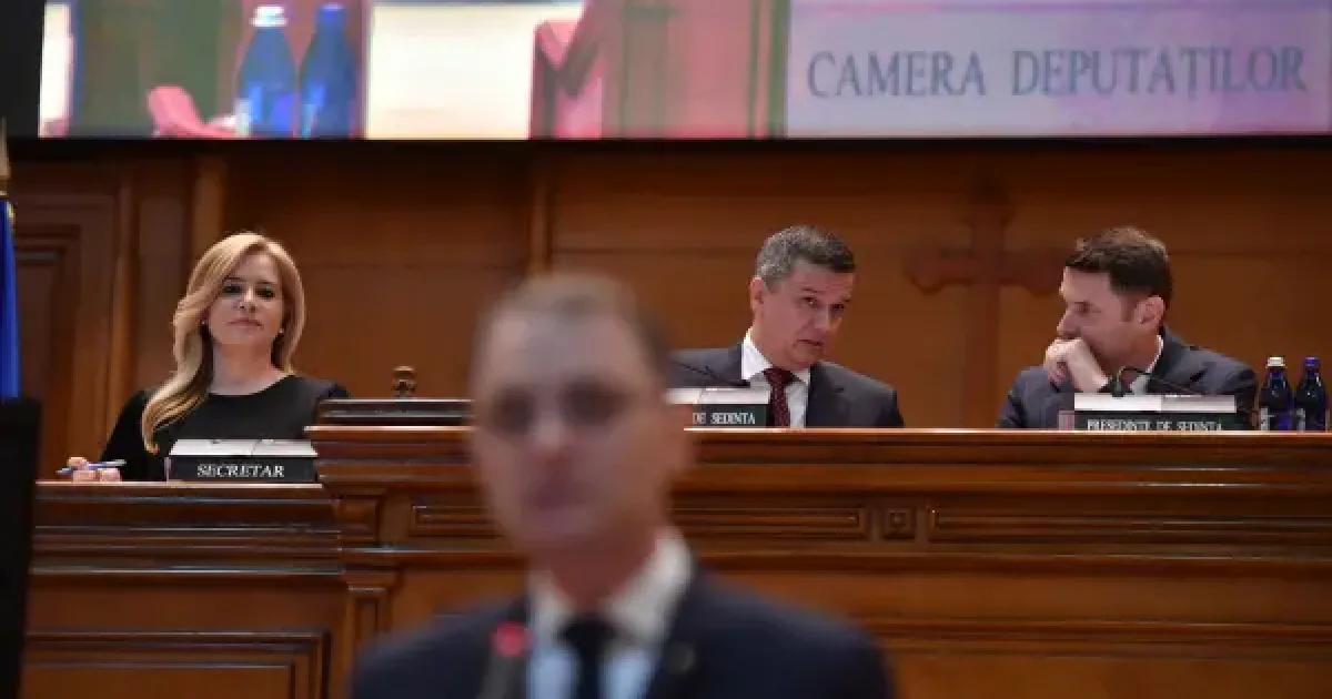 Luca Niculescu, la preluarea mandatelor de către 5 noi miniștri. Manole a ajuns la Muncă