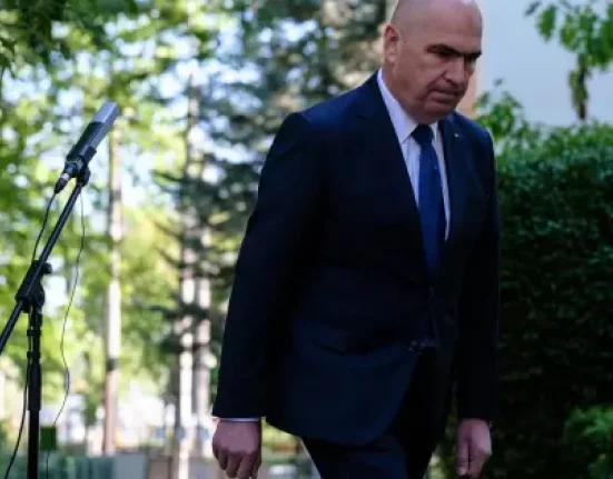 Ministrul AI, pus la zid în prima zi: parlamentarii au râs de el