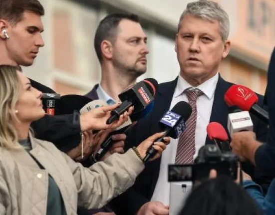 Ministrul Transporturilor anunță: TAROM nu se închide, ci intră în reorganizare