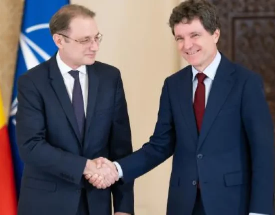 Rareș Bogdan: PNL să-l oprească pe Bolojan și să voteze guvernul Niculescu