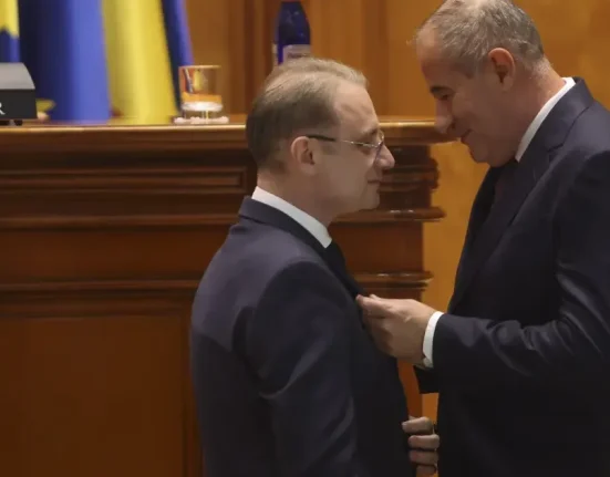 Ziua care încheie cinci luni de criză. Imaginile instalării Guvernului Niculescu